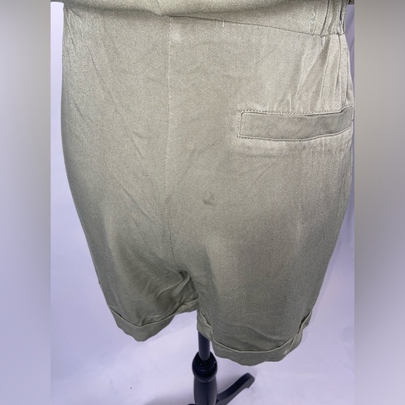 Romper Olive Green Medium Oasis with Pockets - Picture 8 of 10